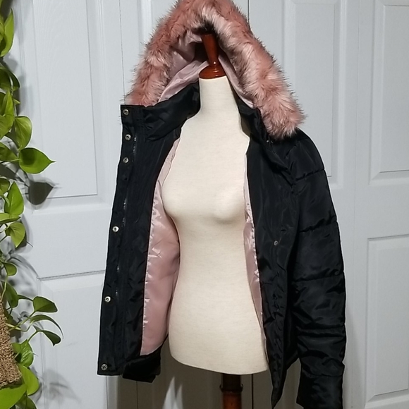 Black and Pink Hooded Puffer Coat - Picture 10 of 10
